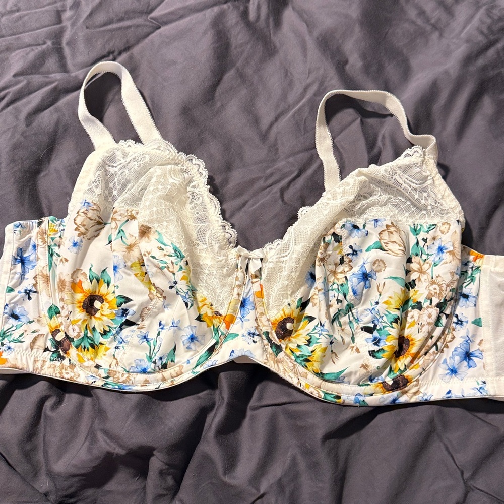 Torrid Unlined full coverage lace accent bra